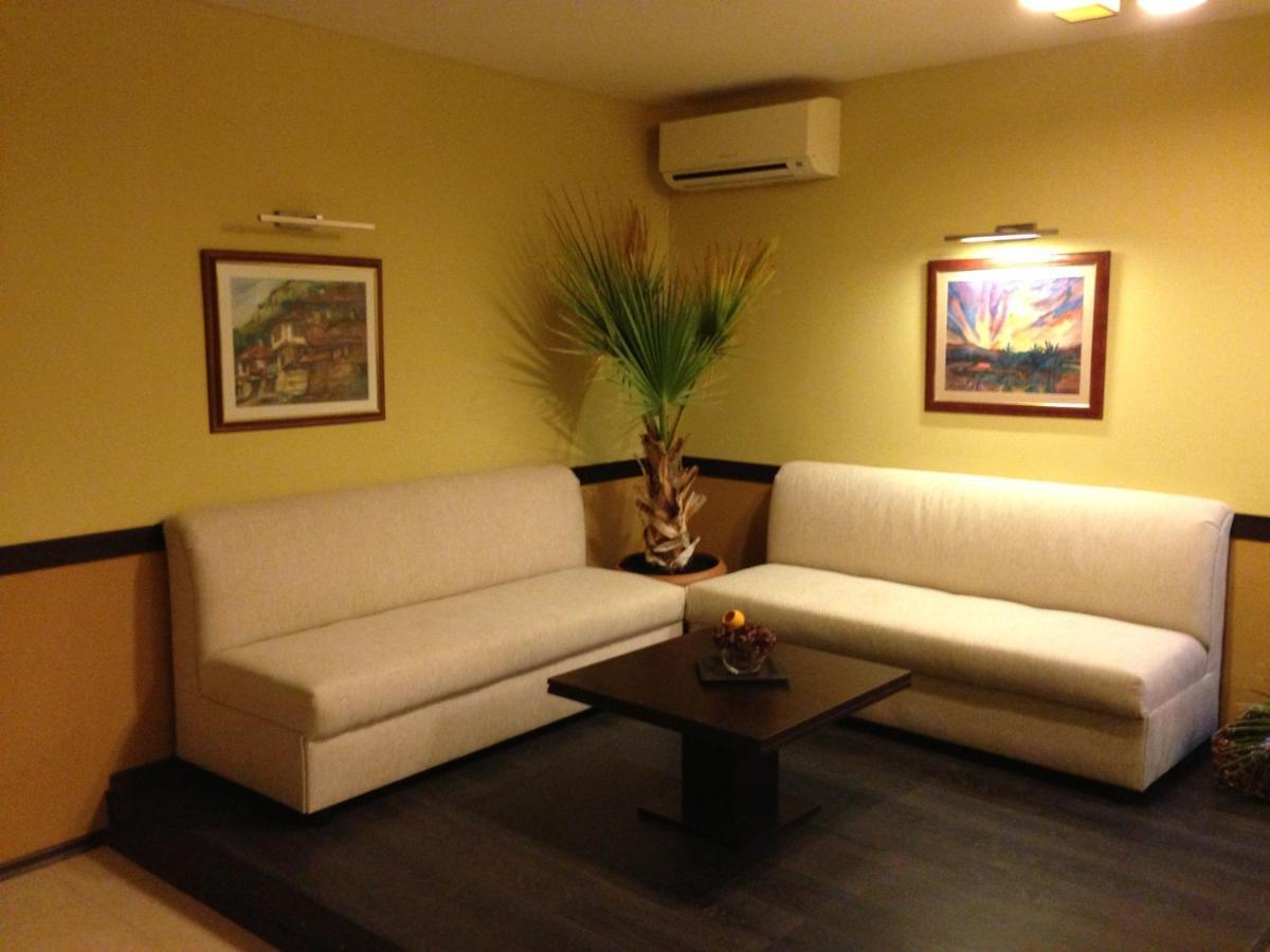 Park Hotel Stratesh Ловеч Екстер'єр фото