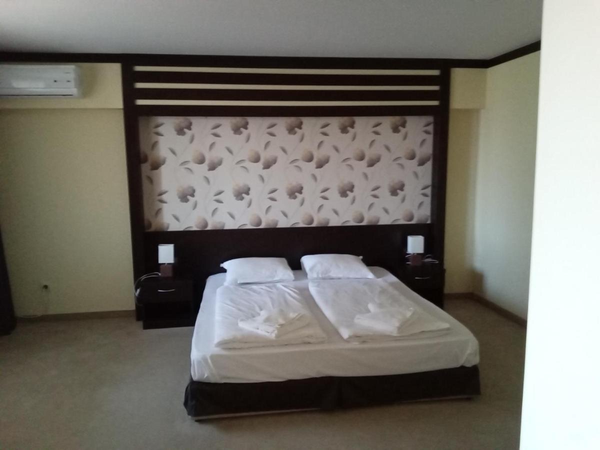Park Hotel Stratesh Ловеч Екстер'єр фото