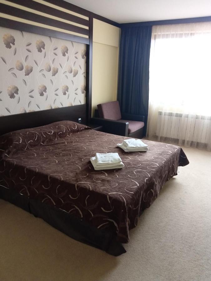 Park Hotel Stratesh Ловеч Екстер'єр фото