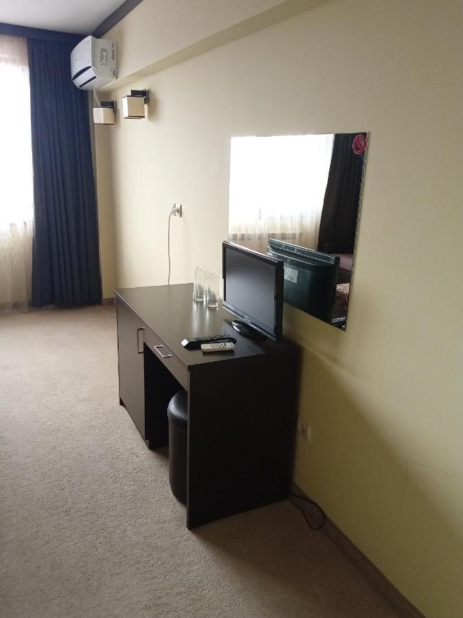 Park Hotel Stratesh Ловеч Екстер'єр фото